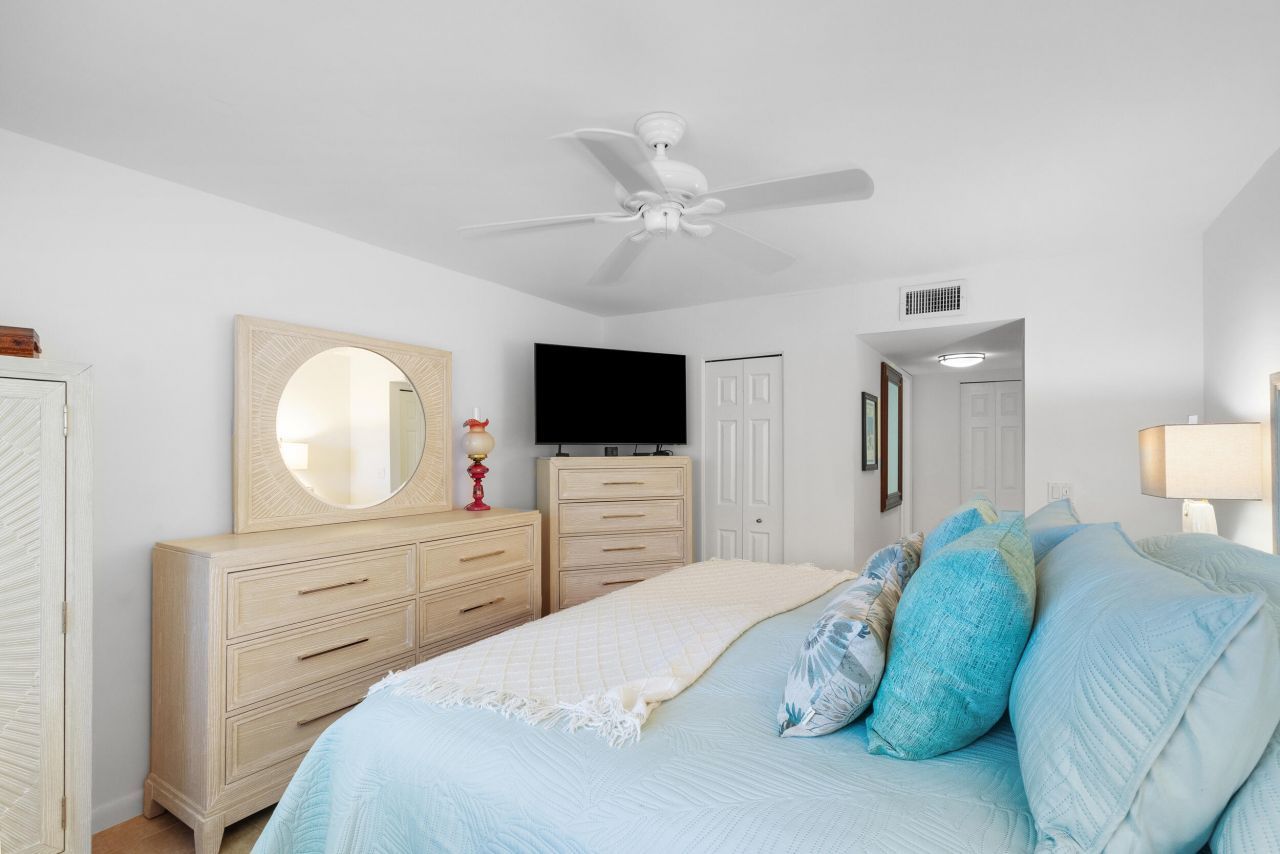 7 Colonial Club Drive, Unit 300, Boynton Beach, FL 33435 Photo