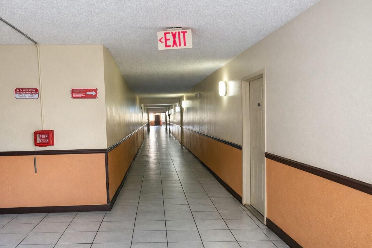 8185 NW 7th Street, Unit 214, Miami, FL 33126 Photo