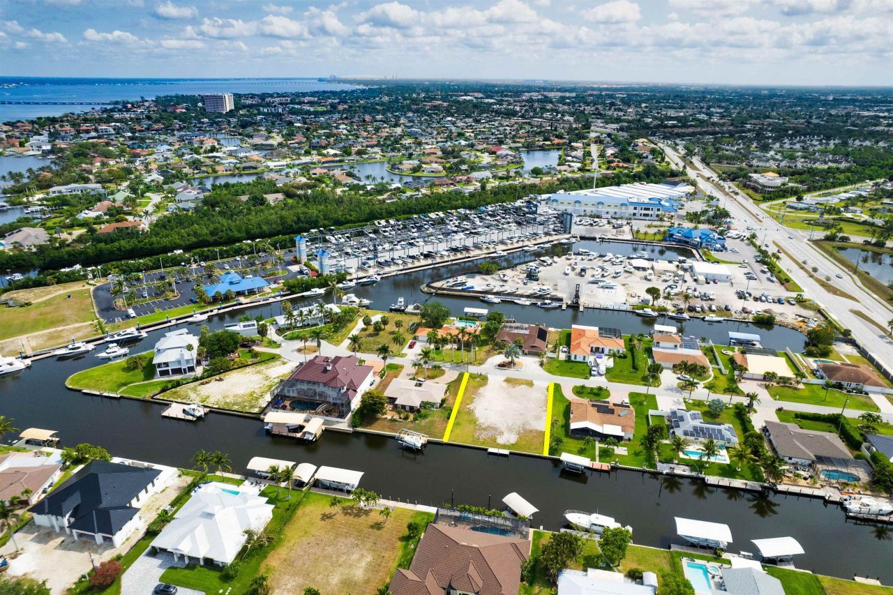 122 Placid Dr, Fort Myers, FL 33919 Photo