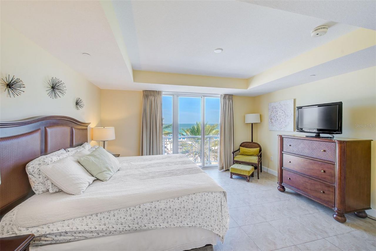 301 S Gulfview Boulevard, Unit 301, Clearwater Beach, FL 33767 Photo