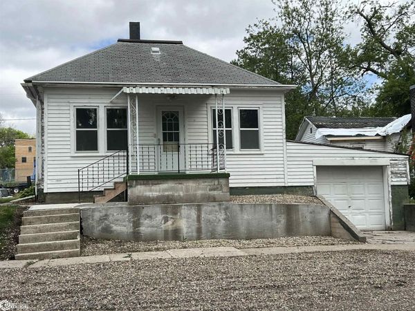 307 Cedar Avenue, Charter Oak, IA 51439