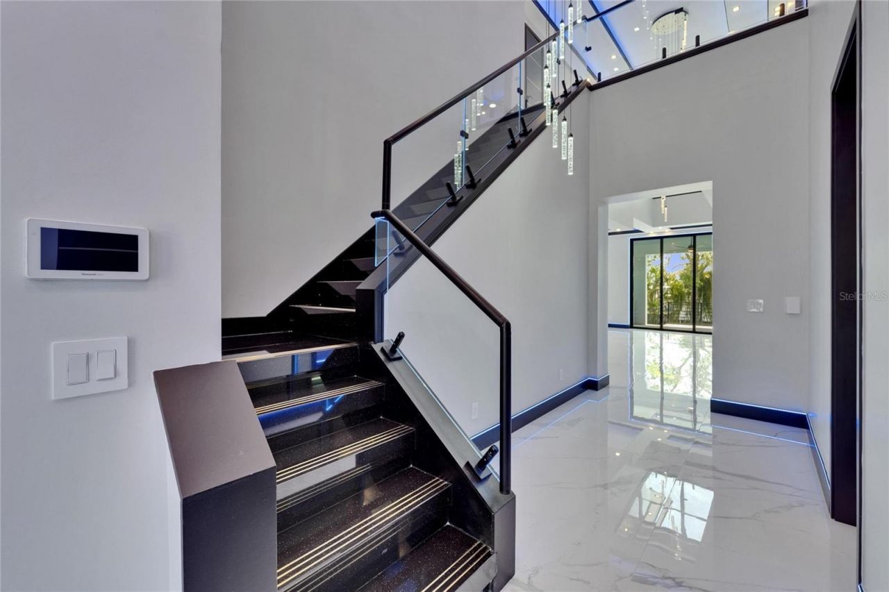 6530 Simone Shores Circle, Apollo Beach, FL 33572 Photo