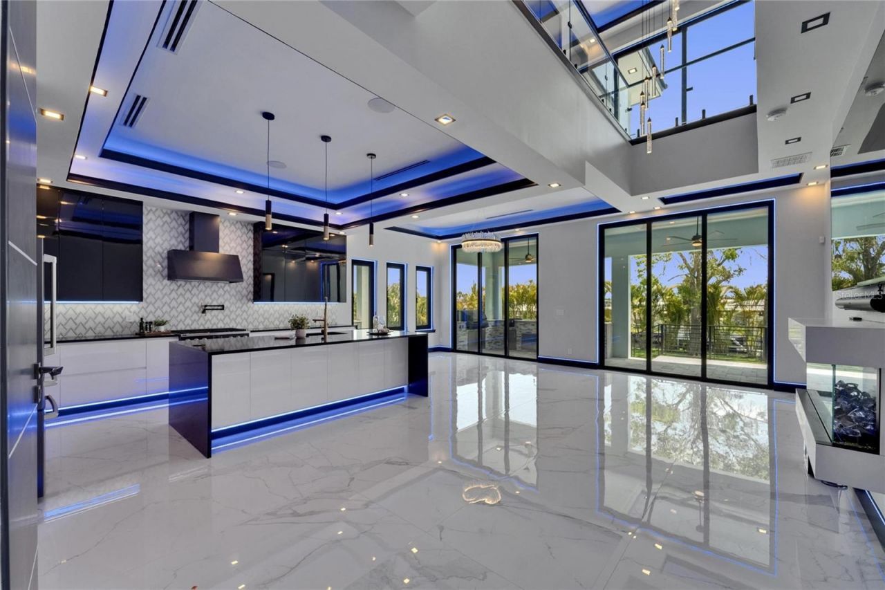 6530 Simone Shores Circle, Apollo Beach, FL 33572 Photo