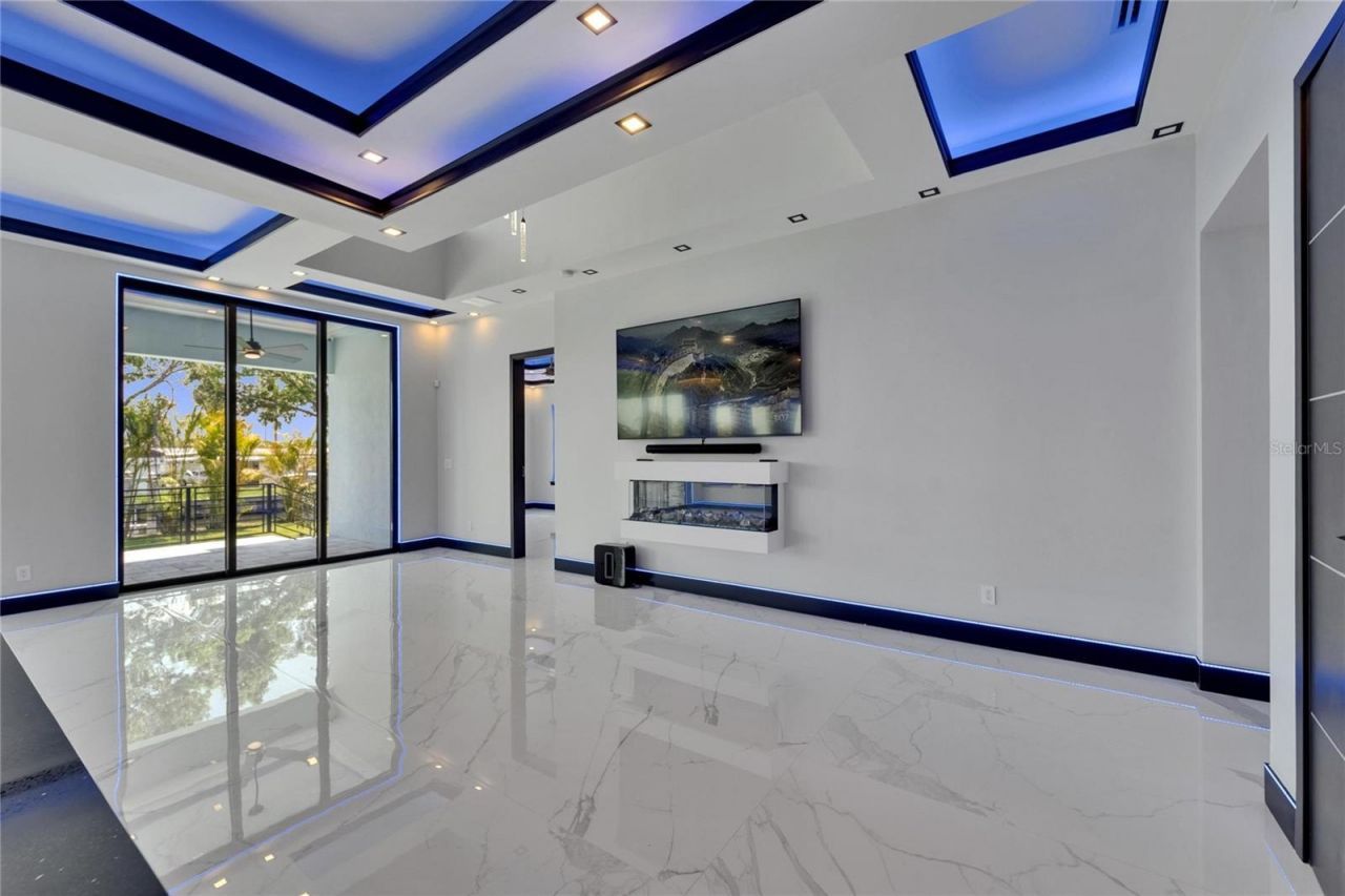 6530 Simone Shores Circle, Apollo Beach, FL 33572 Photo