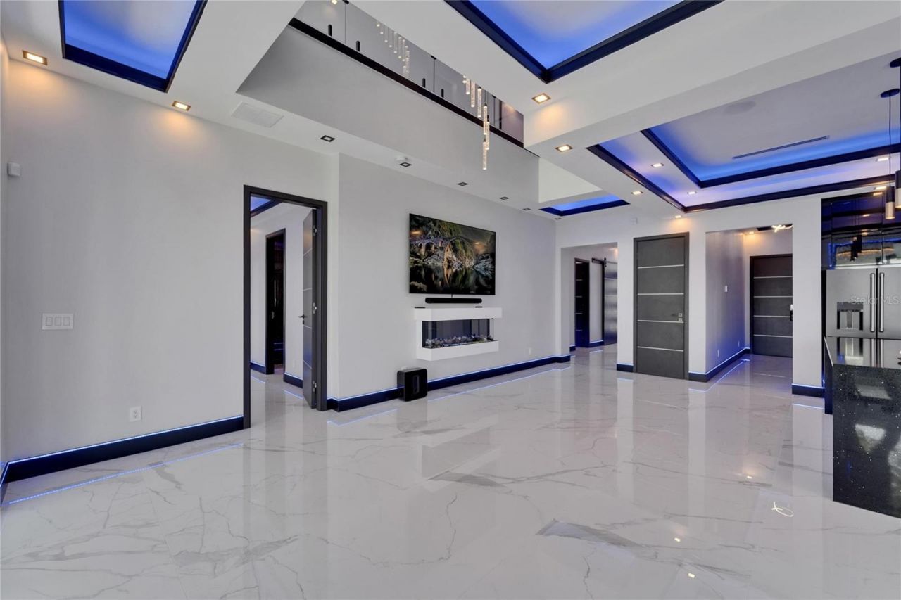 6530 Simone Shores Circle, Apollo Beach, FL 33572 Photo