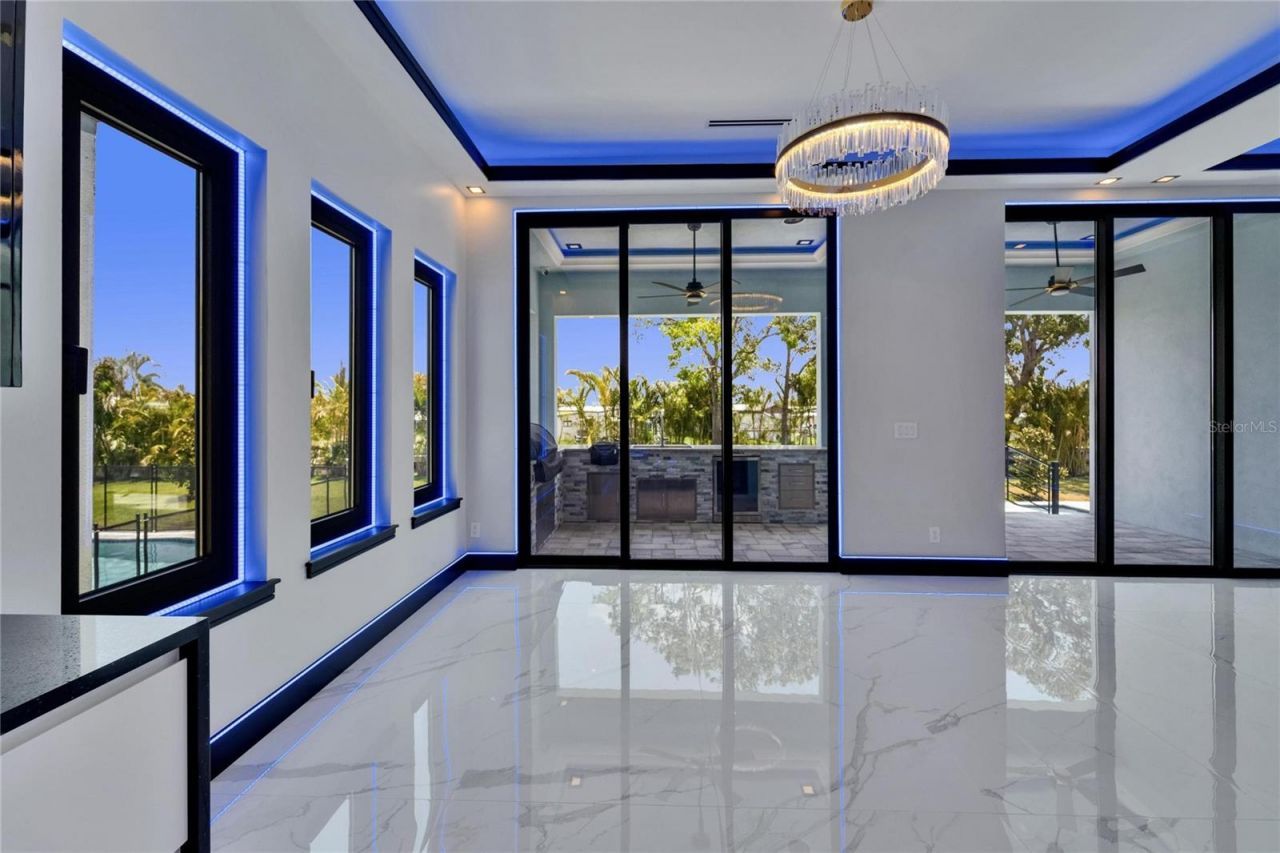 6530 Simone Shores Circle, Apollo Beach, FL 33572 Photo