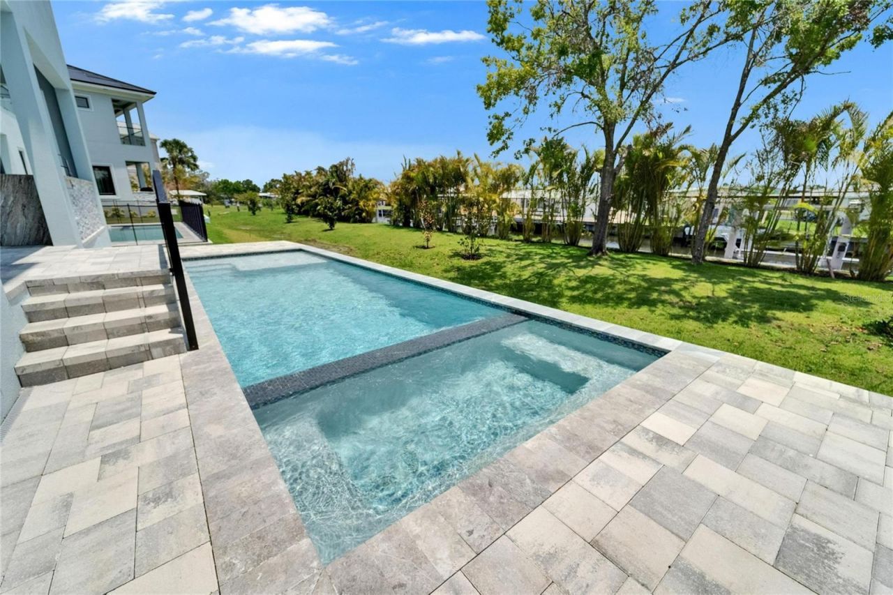 6530 Simone Shores Circle, Apollo Beach, FL 33572 Photo