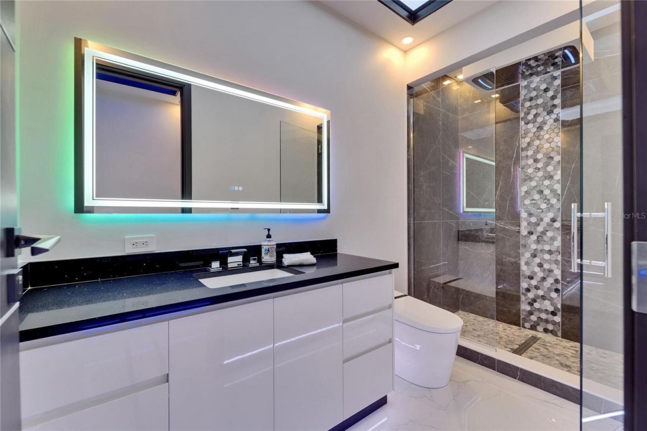 6530 Simone Shores Circle, Apollo Beach, FL 33572 Photo