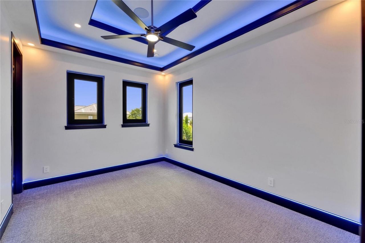 6530 Simone Shores Circle, Apollo Beach, FL 33572 Photo