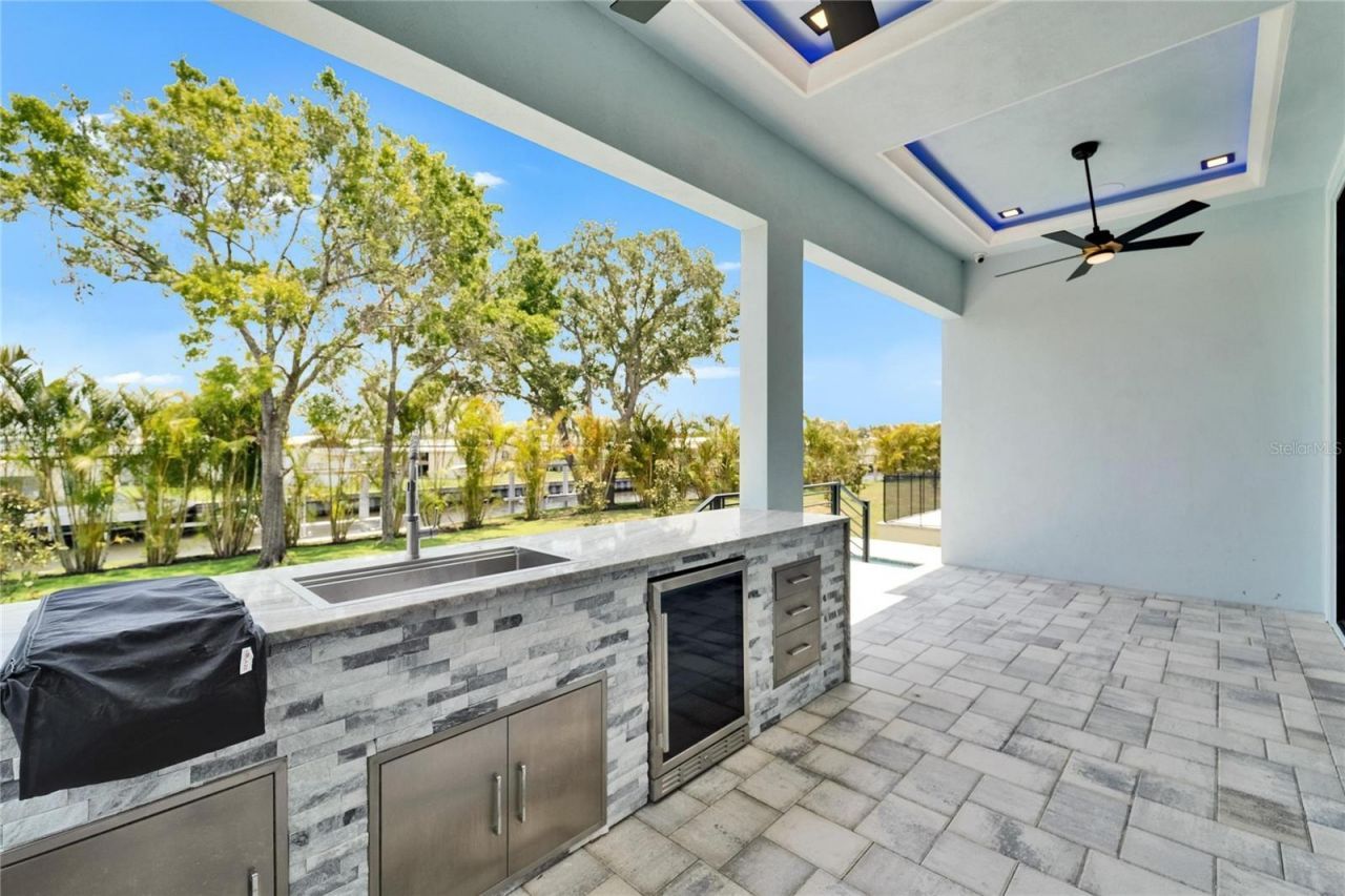 6530 Simone Shores Circle, Apollo Beach, FL 33572 Photo