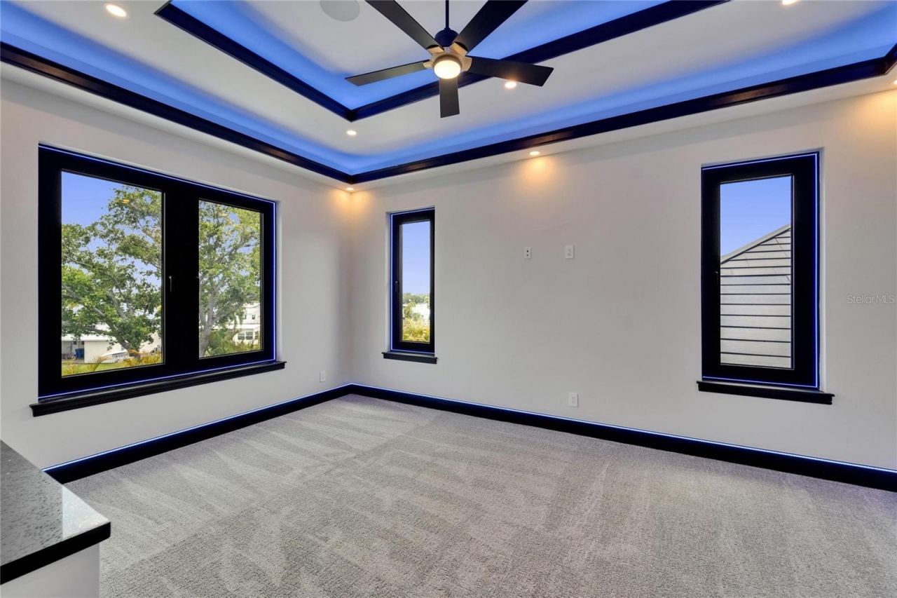 6530 Simone Shores Circle, Apollo Beach, FL 33572 Photo