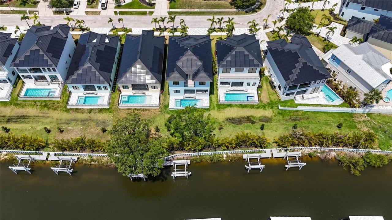 6530 Simone Shores Circle, Apollo Beach, FL 33572 Photo