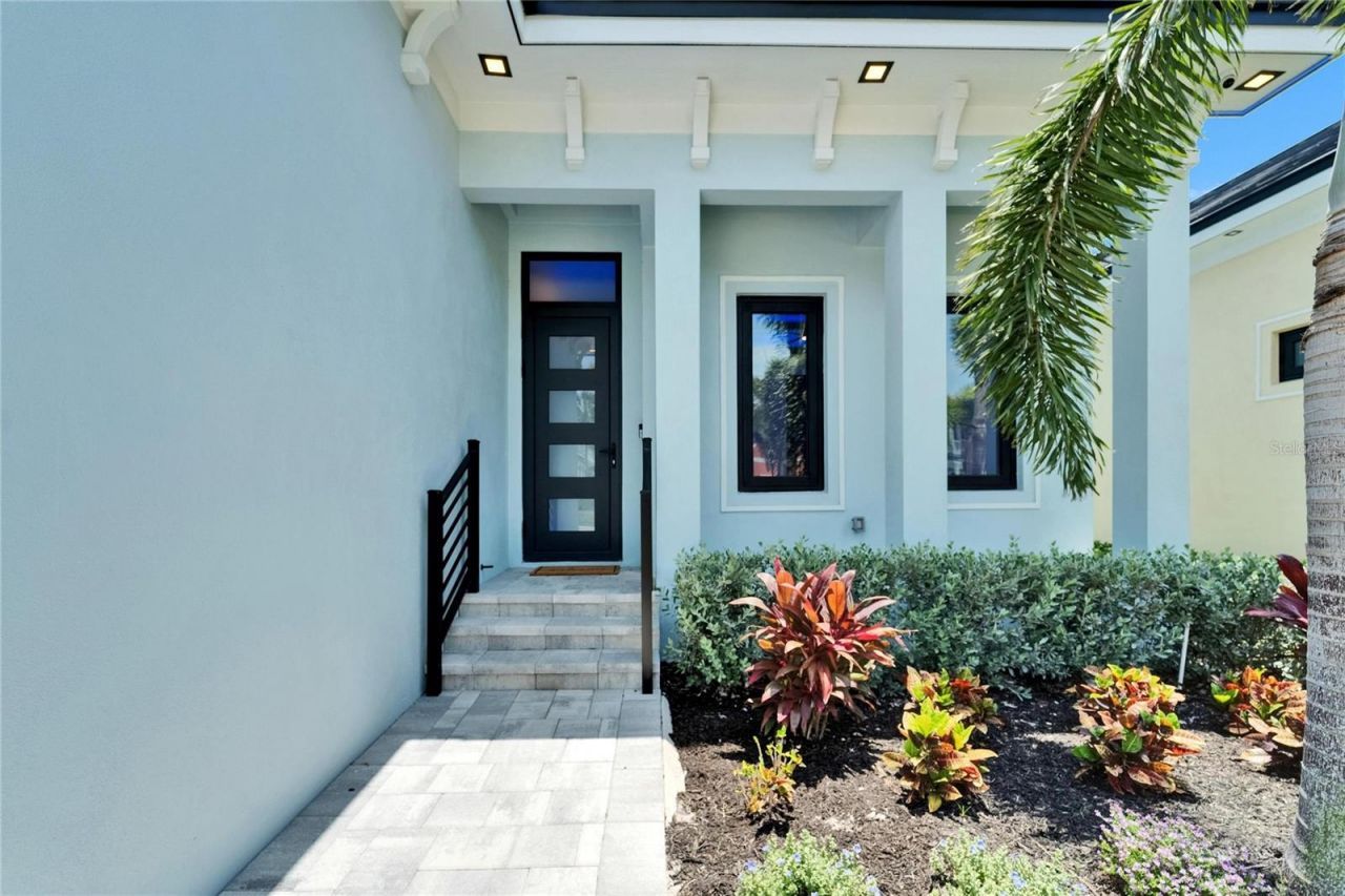 6530 Simone Shores Circle, Apollo Beach, FL 33572 Photo