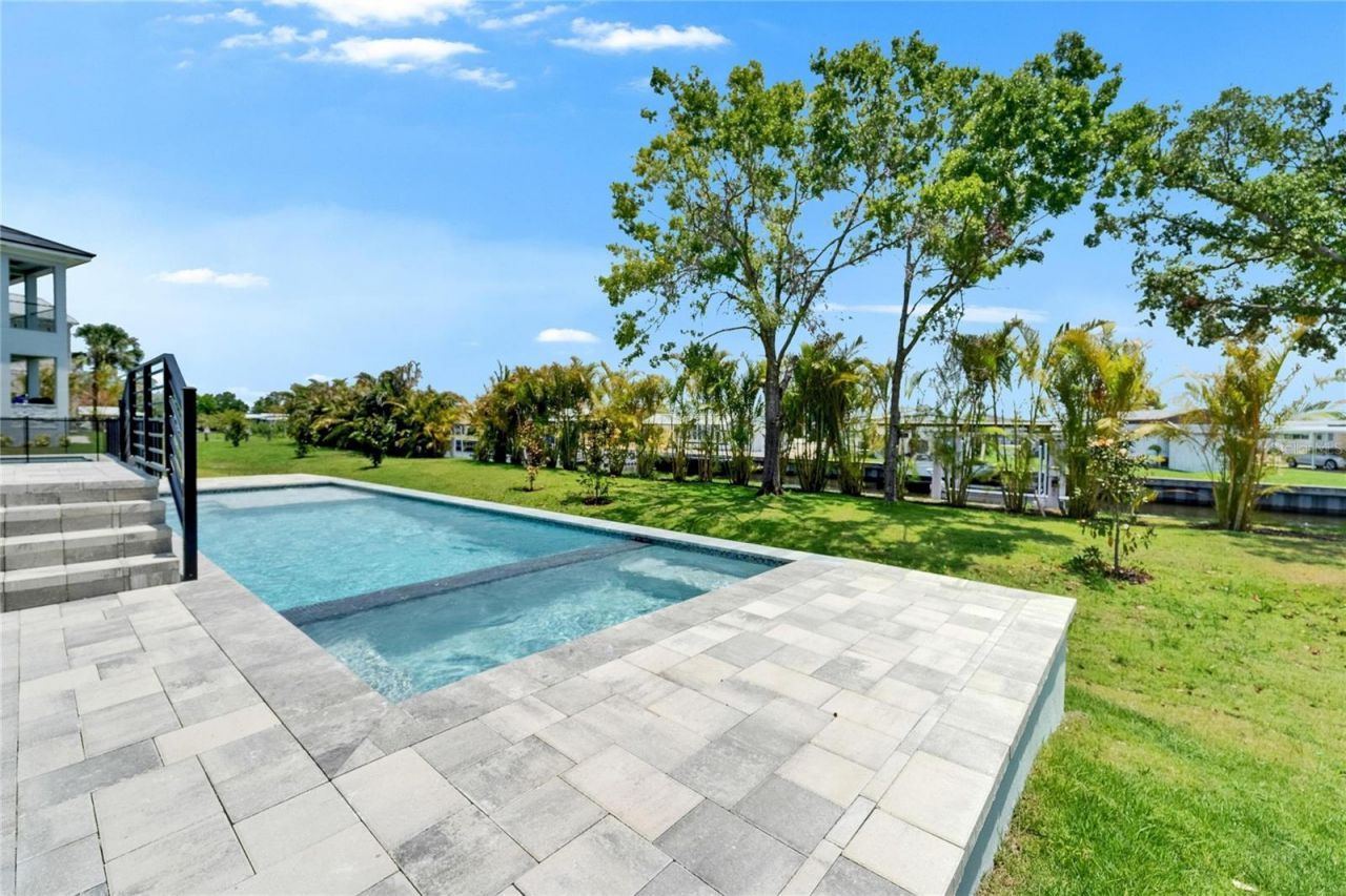 6530 Simone Shores Circle, Apollo Beach, FL 33572 Photo