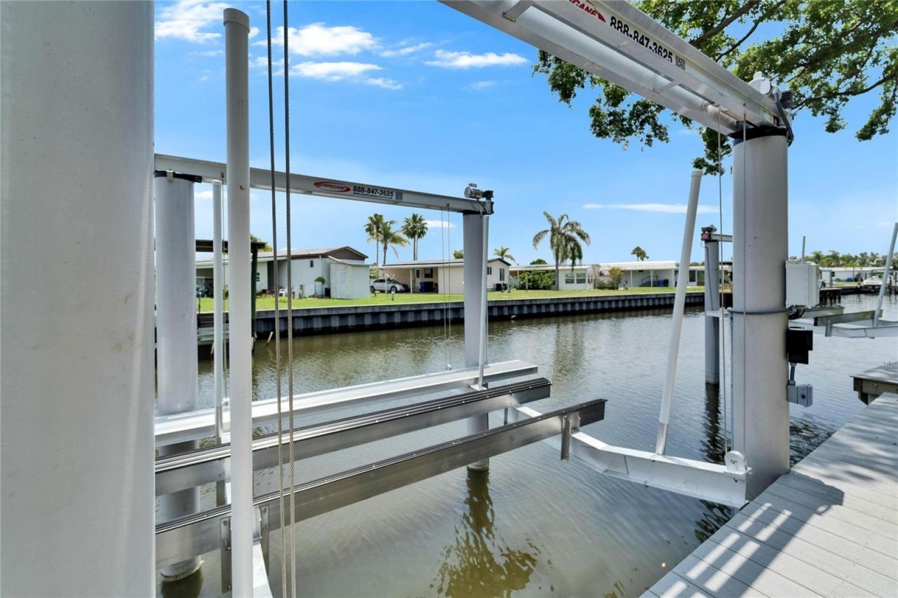 6530 Simone Shores Circle, Apollo Beach, FL 33572 Photo
