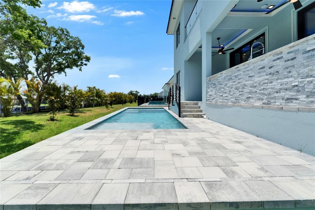 6530 Simone Shores Circle, Apollo Beach, FL 33572 Photo