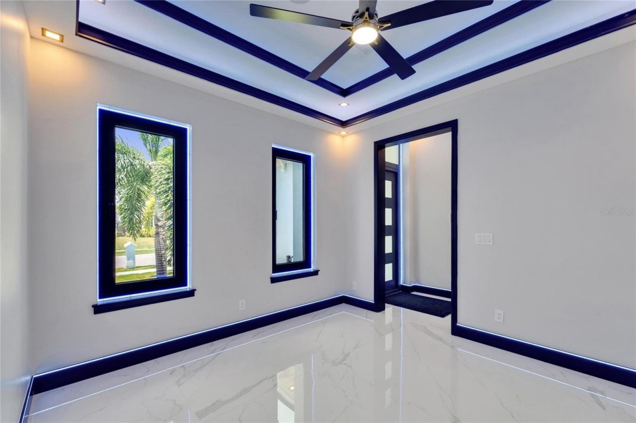 6530 Simone Shores Circle, Apollo Beach, FL 33572 Photo