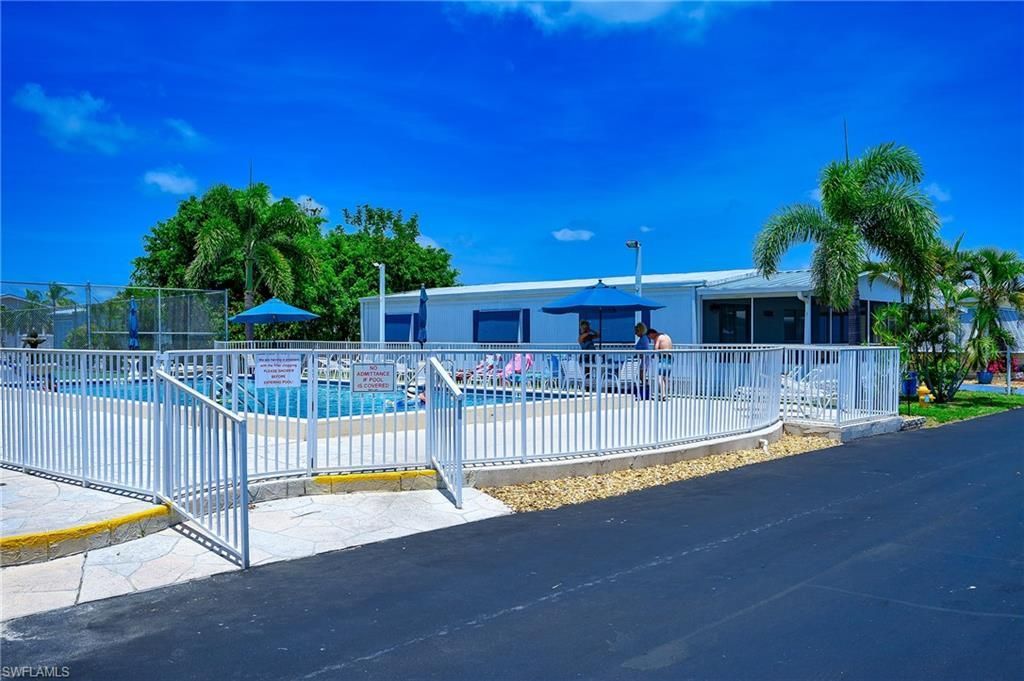 149 Kim Dr, Unit 149, Naples, FL 34104 Photo