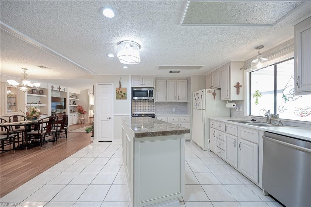 149 Kim Dr, Unit 149, Naples, FL 34104 Photo