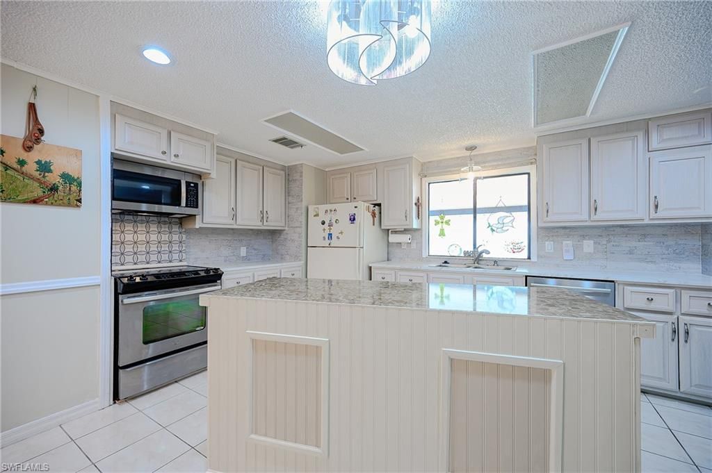 149 Kim Dr, Unit 149, Naples, FL 34104 Photo