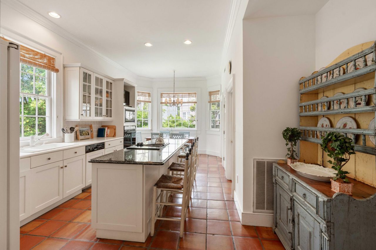 16 Trumbo Street Photo 12