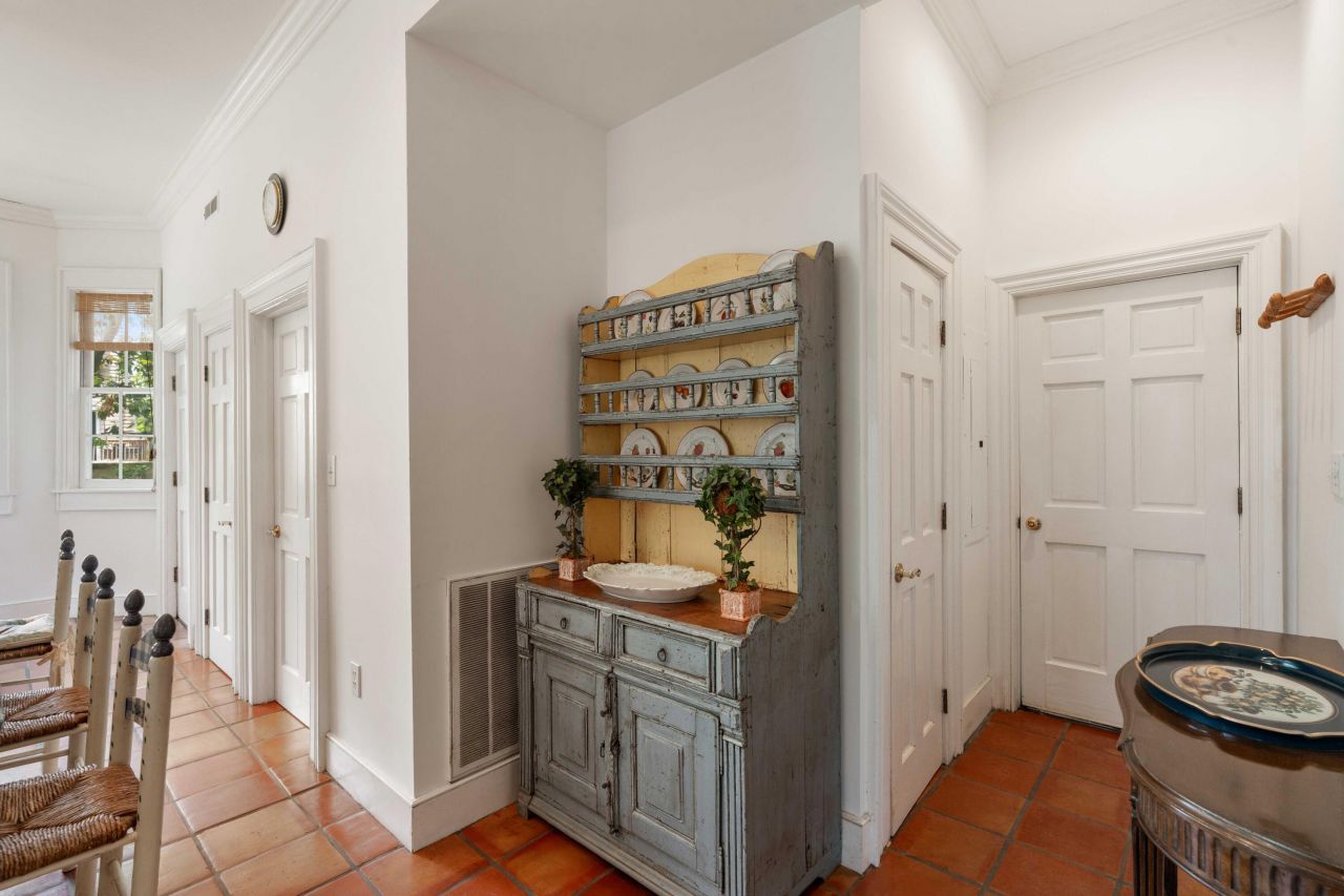 16 Trumbo Street Photo 14