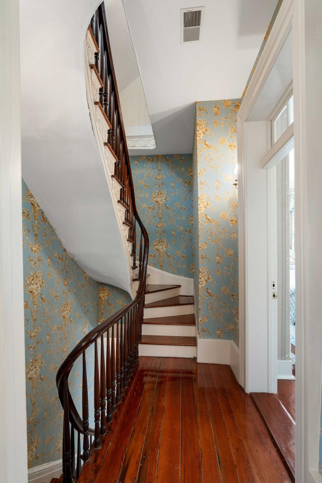 16 Trumbo Street Photo 20