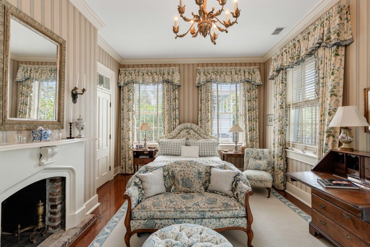 16 Trumbo Street Photo 22