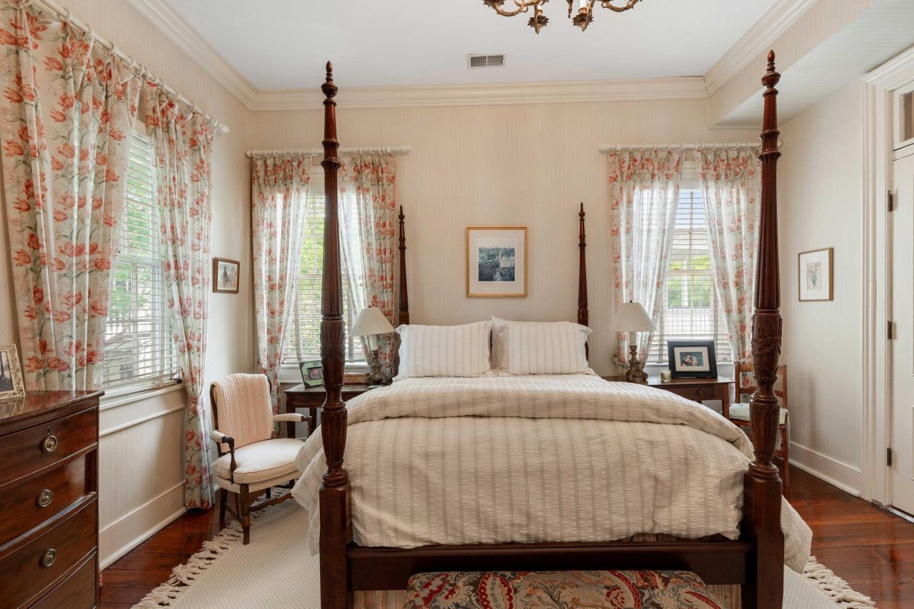 16 Trumbo Street Photo 28