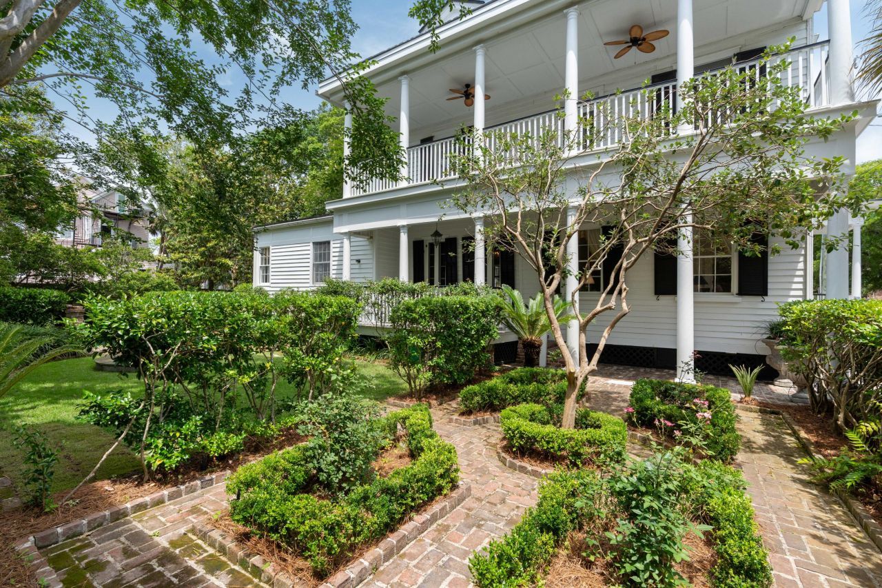 16 Trumbo Street Photo 40