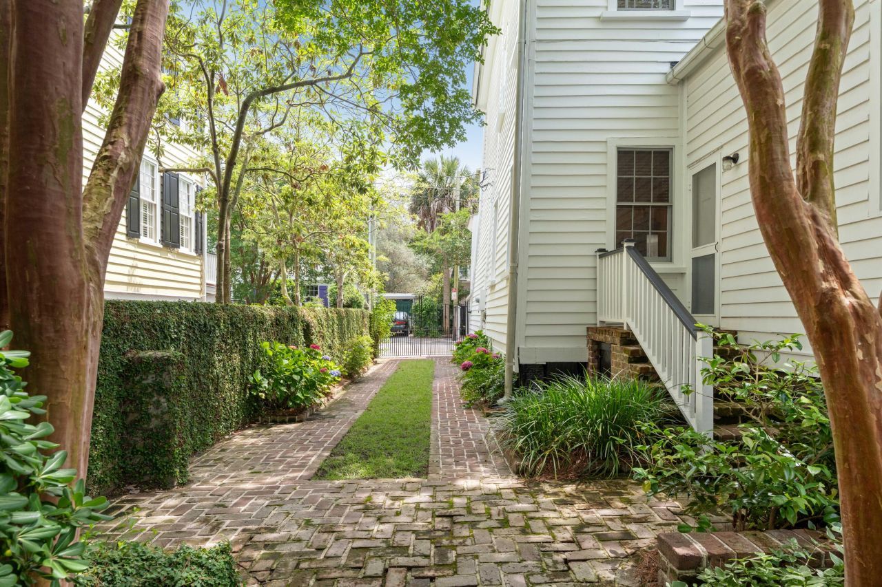 16 Trumbo Street Photo 47