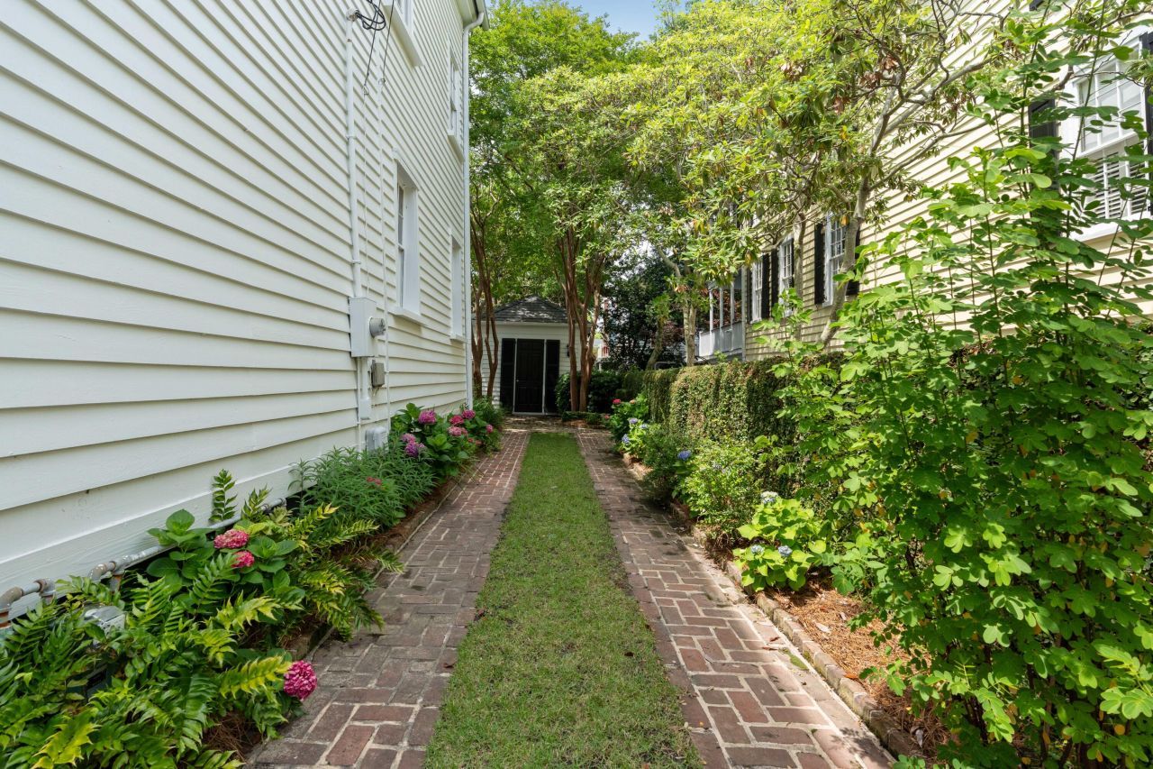 16 Trumbo Street Photo 48