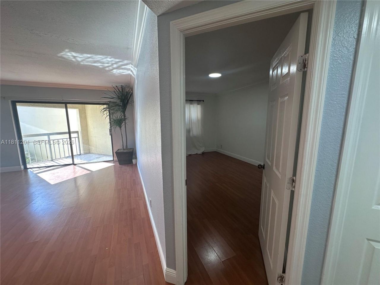 8290 Lake Dr, Unit 502, Doral, FL 33166 Photo