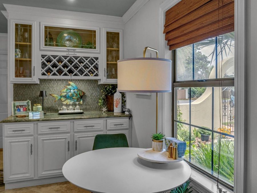 Property Image 100