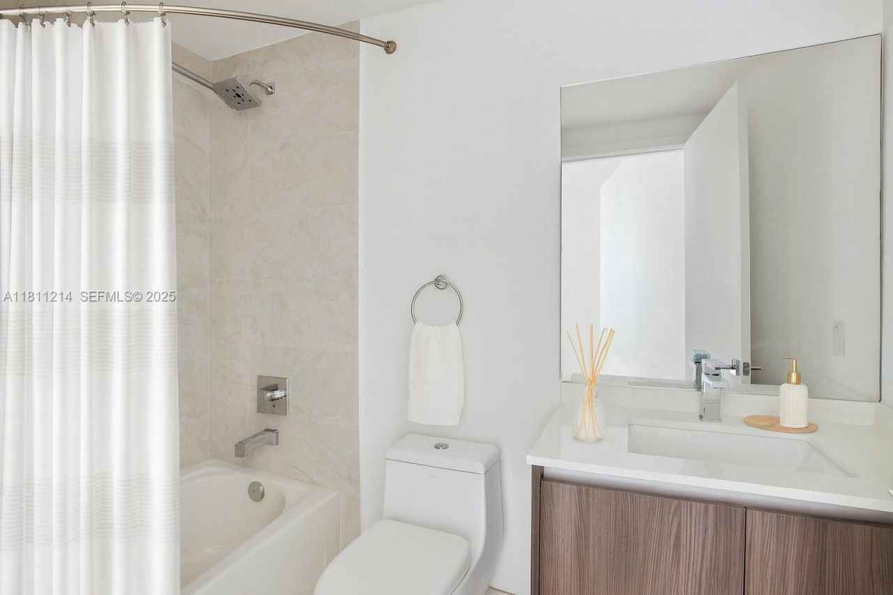 488 NE 18th St, Unit 501, Miami, FL 33132 Photo