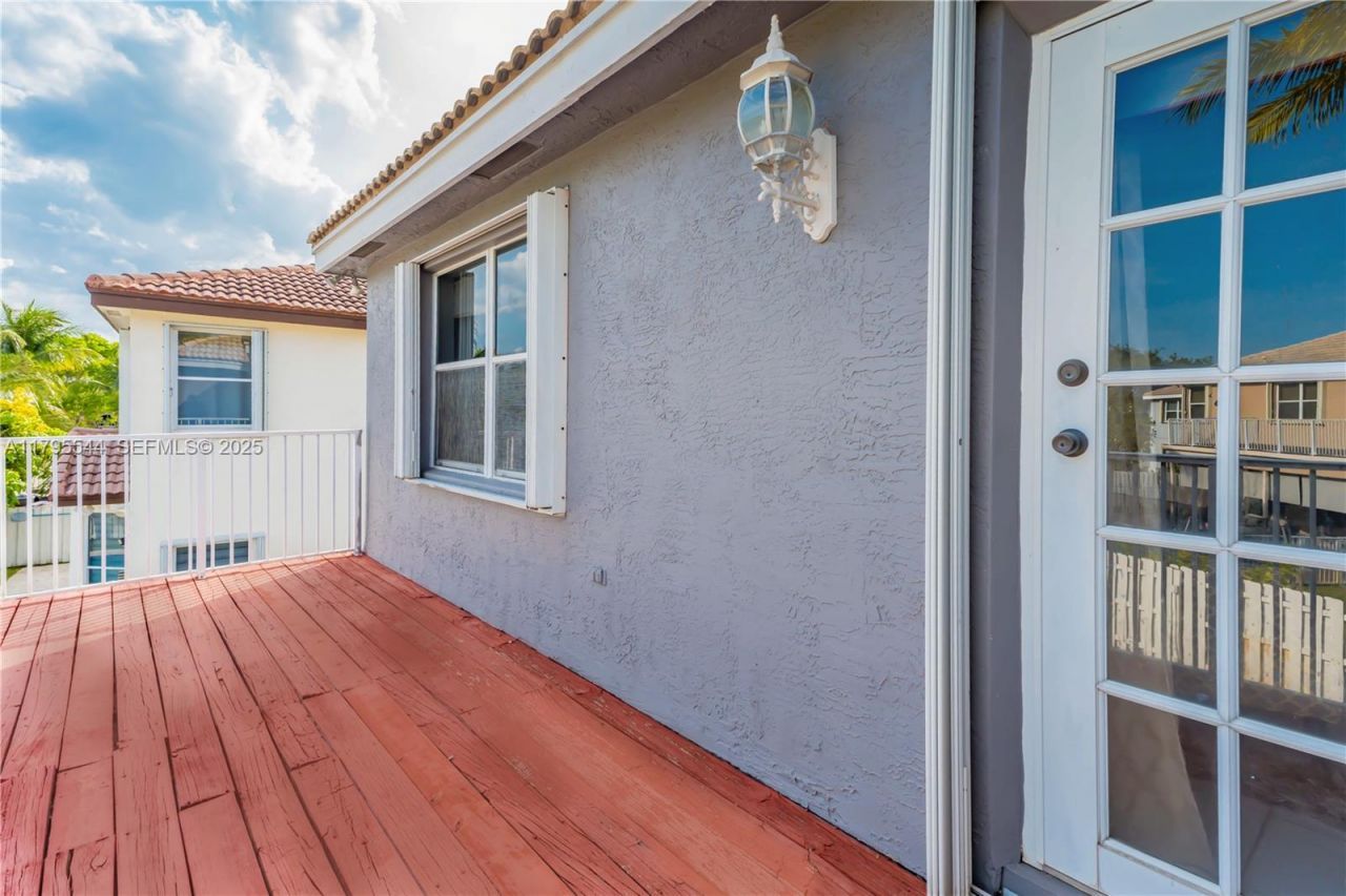 15862 SW 24th St, Miramar, FL 33027 Photo