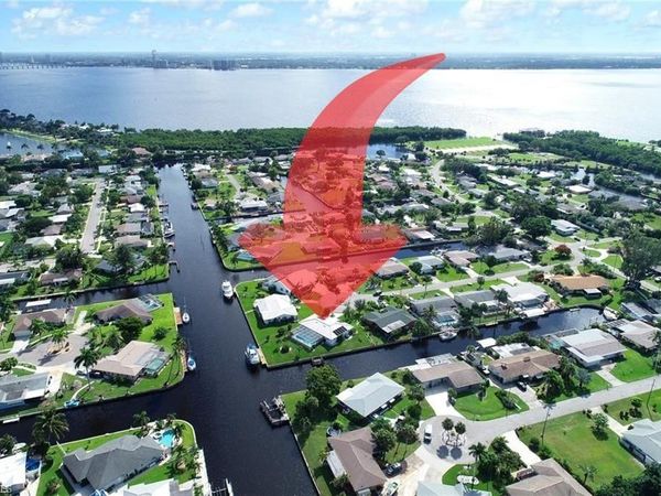 4343 S Gulf CIR, NORTH FORT MYERS, FL 33903