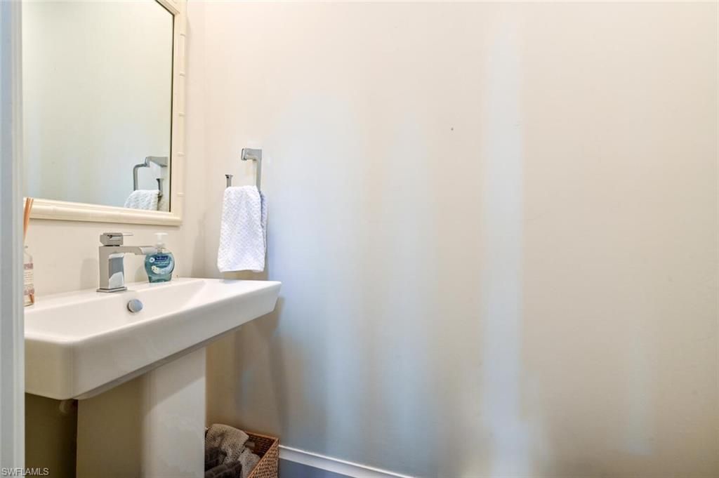 1030 3rd Ave S, Unit 105, Naples, Fl 34102 Photo