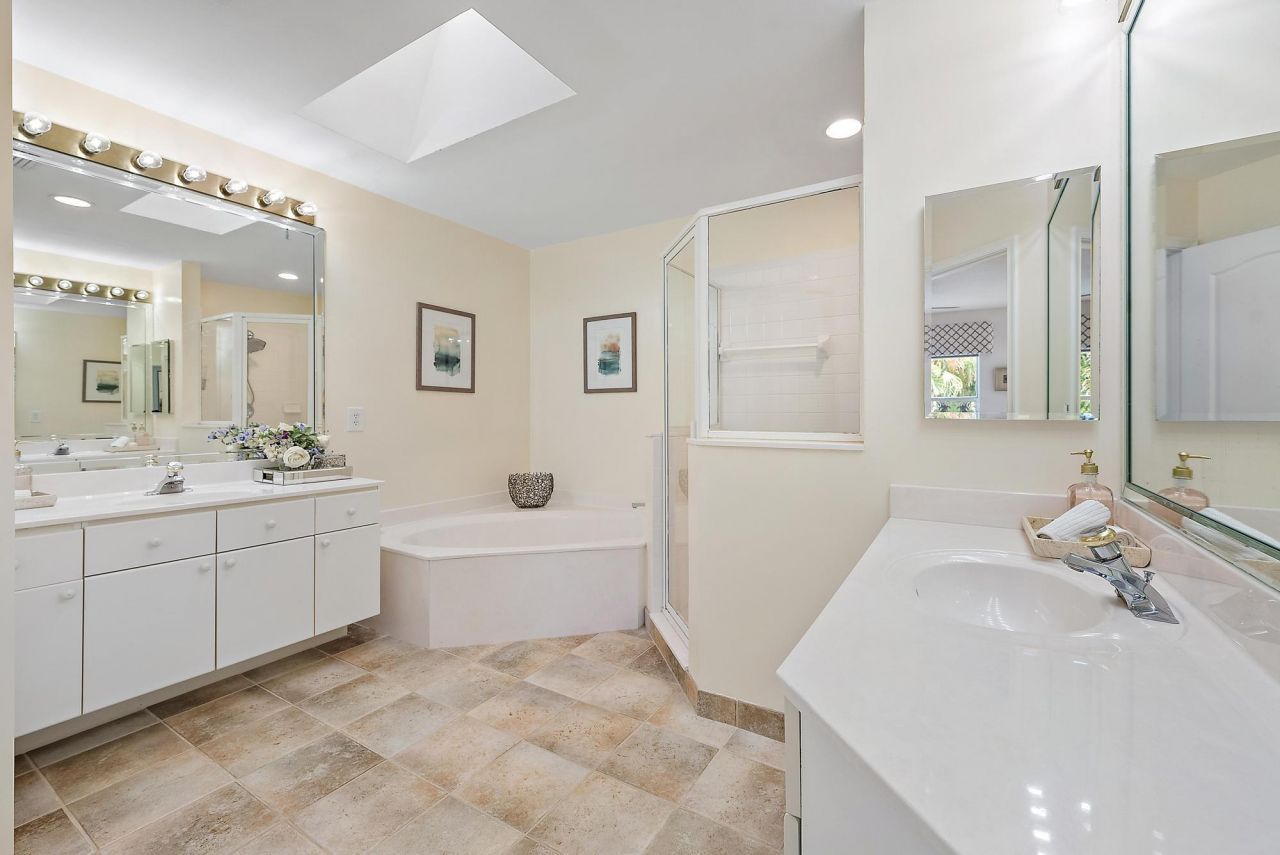 8208 Heritage Club Drive, West Palm Beach, FL 33412 Photo