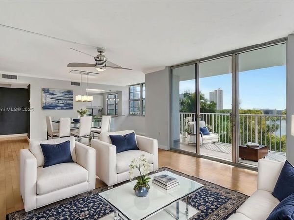 2801 NE 183rd St, Unit 517W, Aventura, FL 33160