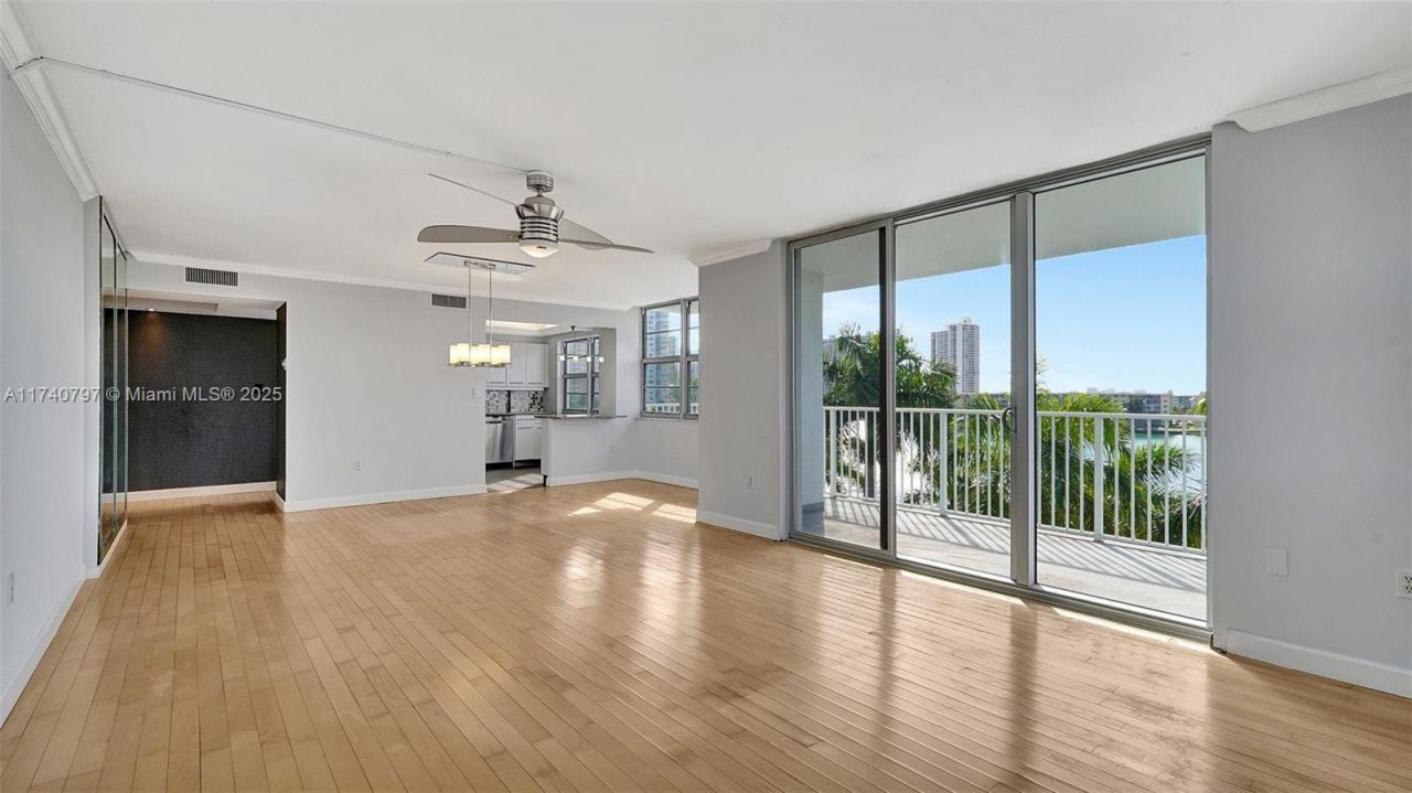 2801 NE 183rd St, Unit 517W, Aventura, FL 33160 Photo