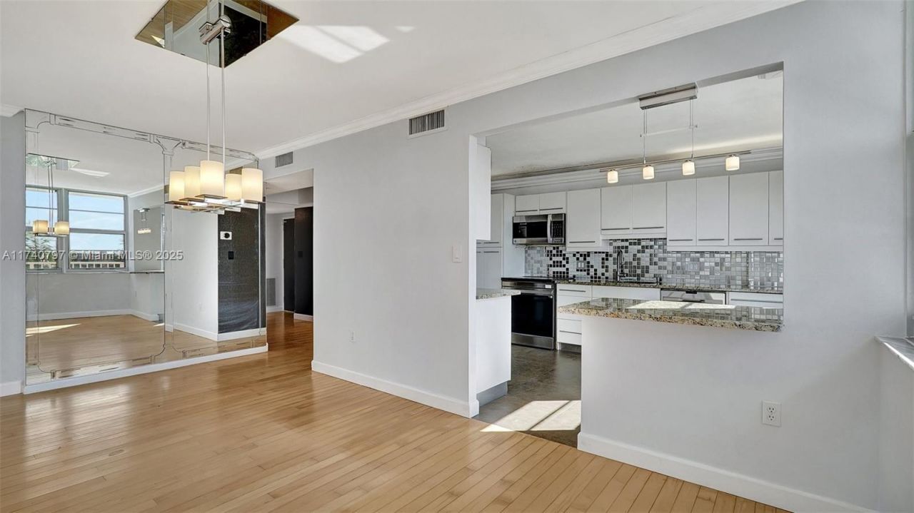 2801 NE 183rd St, Unit 517W, Aventura, FL 33160 Photo