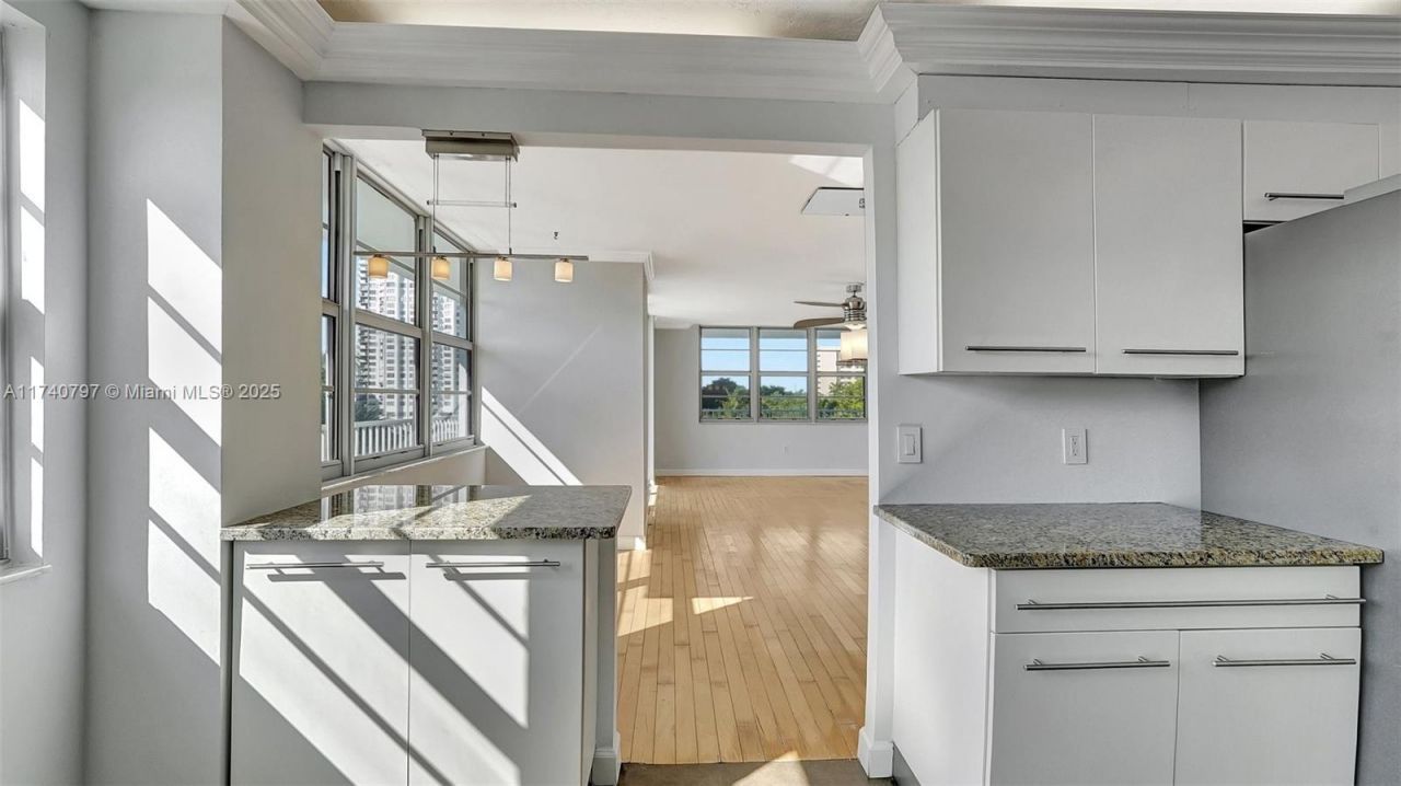 2801 NE 183rd St, Unit 517W, Aventura, FL 33160 Photo