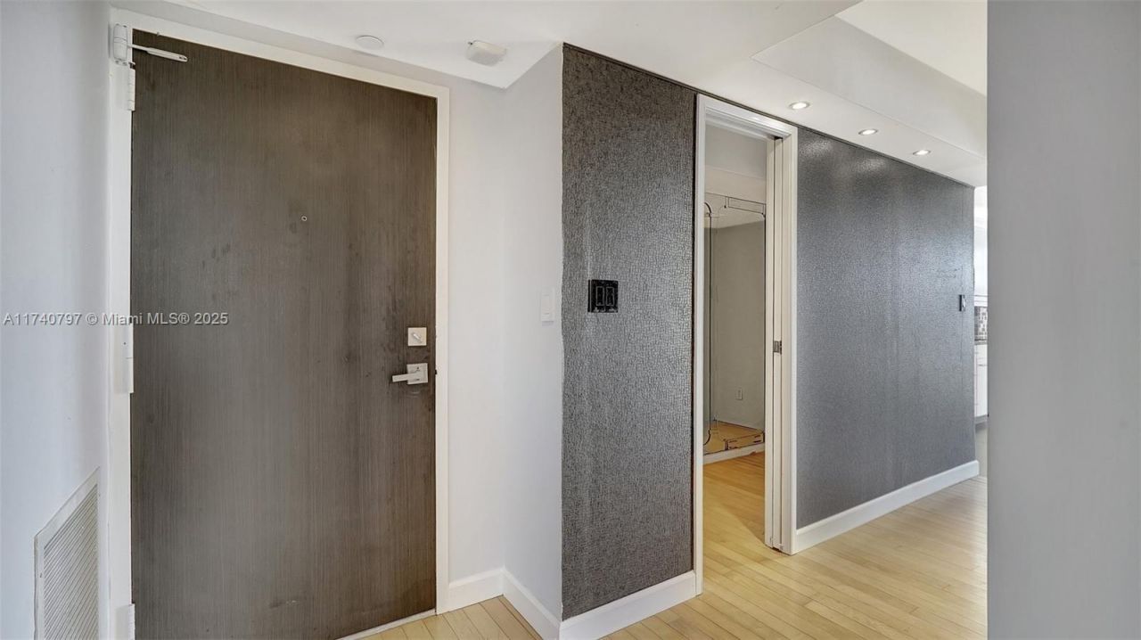 2801 NE 183rd St, Unit 517W, Aventura, FL 33160 Photo