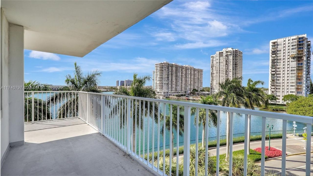 2801 NE 183rd St, Unit 517W, Aventura, FL 33160 Photo