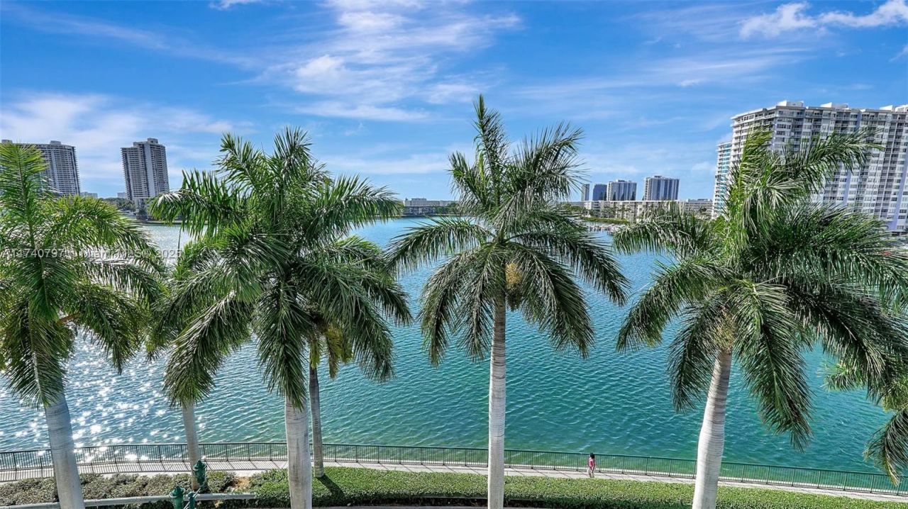 2801 NE 183rd St, Unit 517W, Aventura, FL 33160 Photo