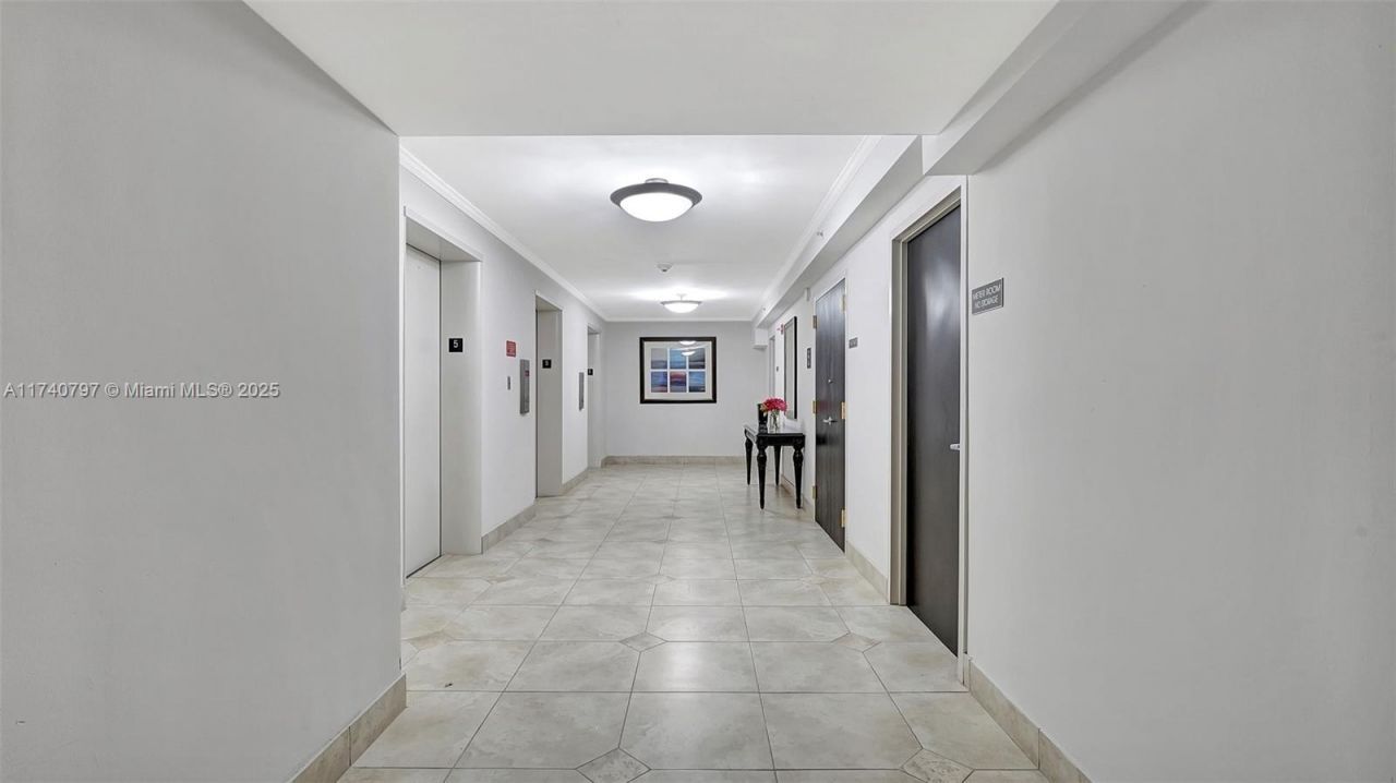 2801 NE 183rd St, Unit 517W, Aventura, FL 33160 Photo