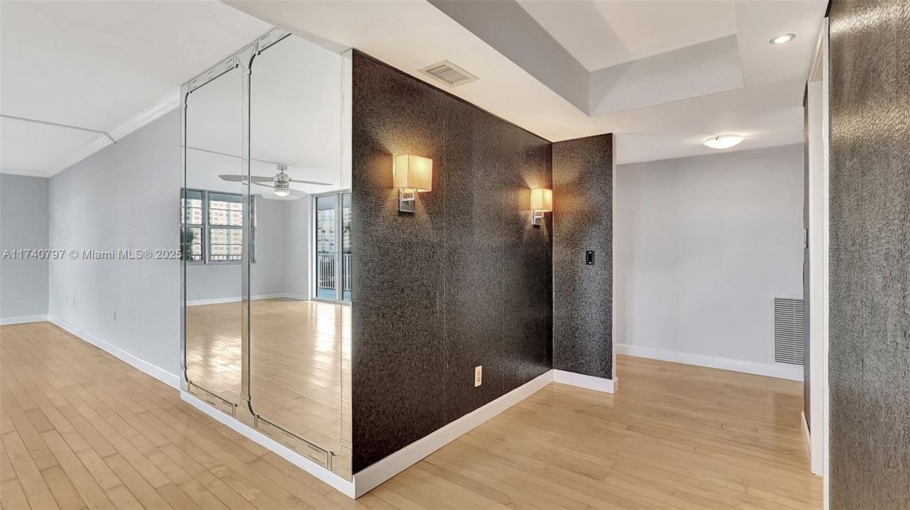 2801 NE 183rd St, Unit 517W, Aventura, FL 33160 Photo