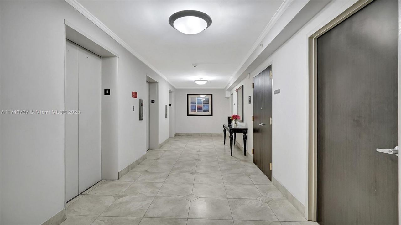 2801 NE 183rd St, Unit 517W, Aventura, FL 33160 Photo