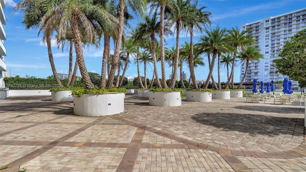 2801 NE 183rd St, Unit 517W, Aventura, FL 33160 Photo